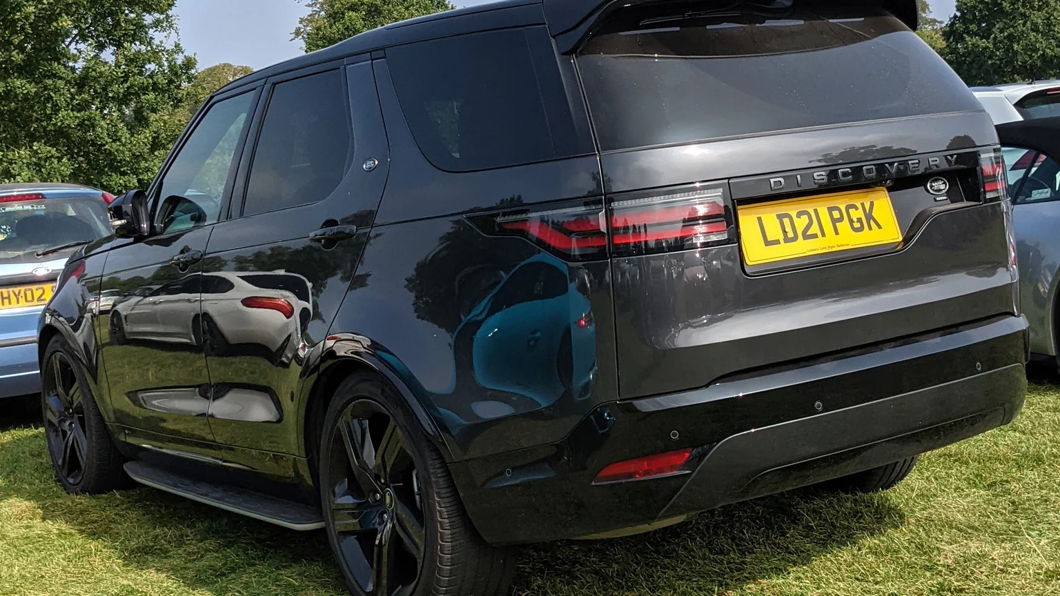 2021 Land Rover Discovery R-Dynamic HSE D MHEV Automatic.jpg
